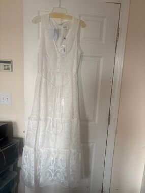 Marchesa White Sleeveless Embroidered Maxi Dress